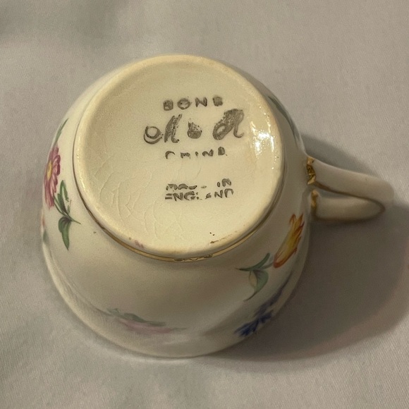 Floral Porcelain Teacup with Gold Trim - Picture 2 of 2